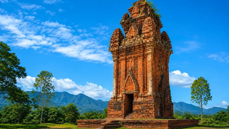 Tháp Cánh Tiên ở An Nhơn Bình Định